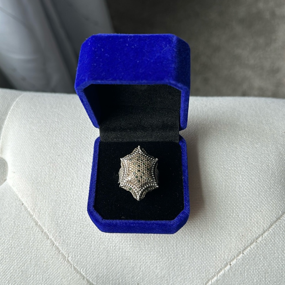 Gorgeous Woman’s Ring